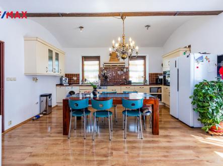 Prodej - dům/vila, 219 m² obrázek