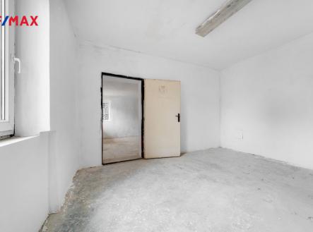 Pronájem - skladovací prostor, 124 m²
