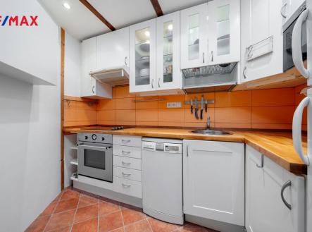 Kompletně vybavená kuchyň | Pronájem bytu, 2+kk, 67 m²