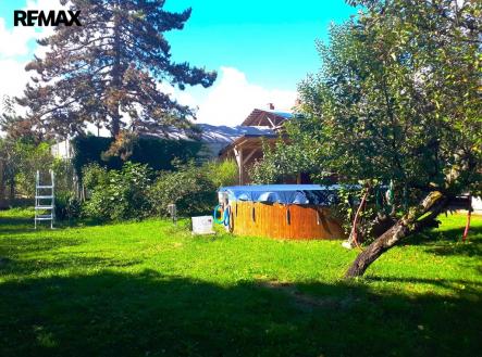 bazen.jpg | Prodej - pozemek, zahrada, 2 351 m²