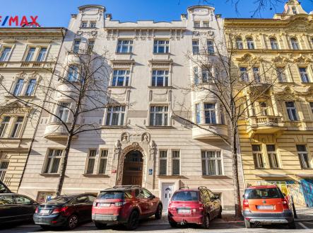 Pohled na dům | Prodej - obchodní prostor, 86 m²