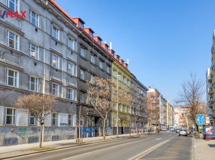 Pohled na dům | Prodej bytu, 2+1, 74 m²