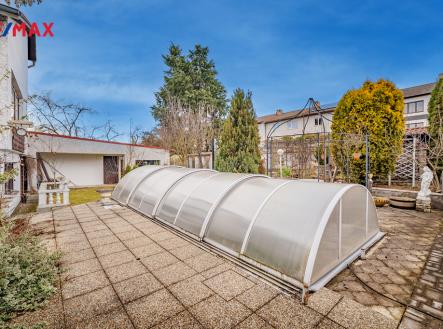 zahrada-bazen-1.1-vymena-oblohy.jpg | Prodej - dům/vila, 138 m²
