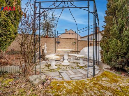 zahrada-alan-vymena-oblohy.jpg | Prodej - dům/vila, 138 m²