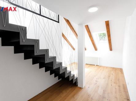 Pronájem bytu, 1+kk, 44 m² obrázek