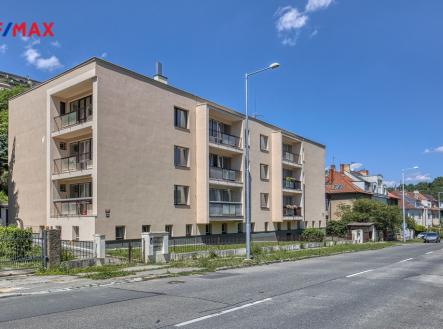 Pohled na dům z ulice | Prodej bytu, 3+1, 82 m²
