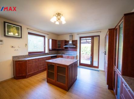 Prodej RD 6+1 Kuřim | Prodej - dům/vila, 239 m²