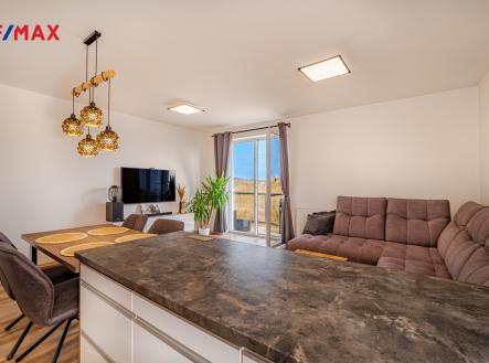 obyvak-1.4.jpg | Prodej bytu, 3+kk, 74 m²