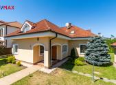 Pronájem - dům/vila, 280 m²