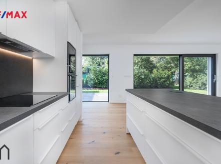 Byt 1 | Prodej - dům/vila, 312 m²