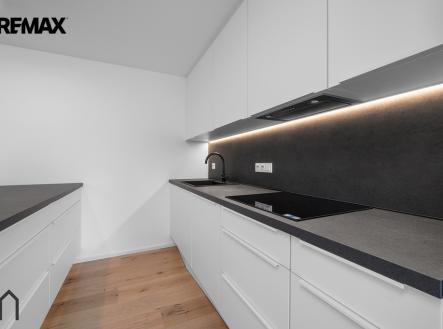 Byt 1 | Prodej - dům/vila, 312 m²