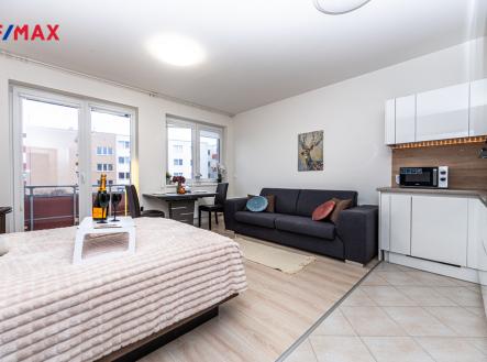 Pronájem bytu, 1+kk, 33 m² obrázek