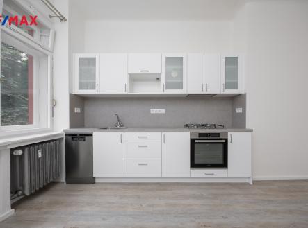 Obývací pokoj s kuchyňskou linkou | Pronájem bytu, 3+kk, 77 m²