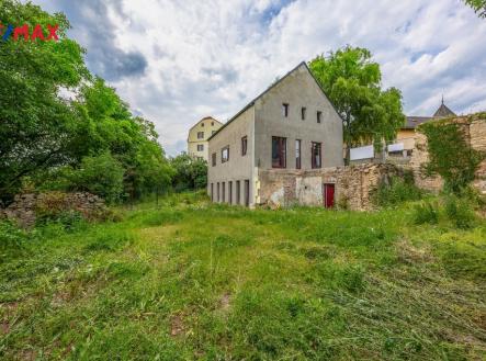 Pohled na dům ze zahrady | Prodej - dům/vila, 208 m²
