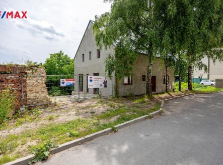Pohled na dům z ulice | Prodej - dům/vila, 208 m²