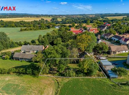 dron-pozemek-a-okoli-vyznaceni.jpg | Prodej - pozemek pro bydlení, 1 253 m²