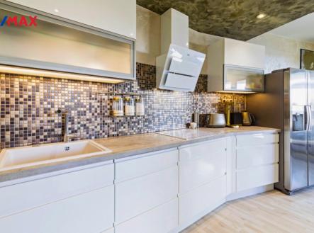 Kuchyňská linka na zakázku | Prodej bytu, 3+kk, 81 m²