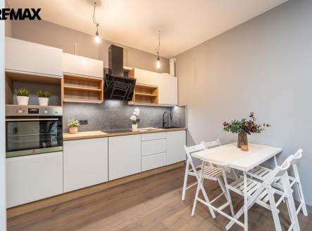 byt-pod-prusekem-2.jpg | Prodej bytu, 3+kk, 65 m²