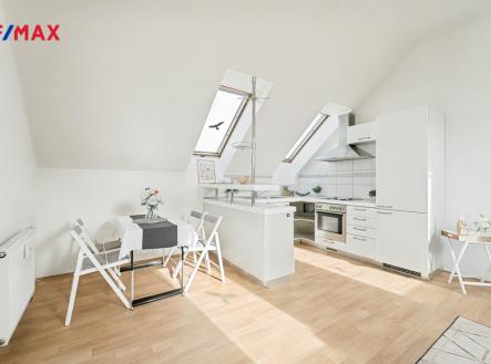 byt-ielick-jezd-16.jpg | Prodej bytu, 3+kk, 71 m²