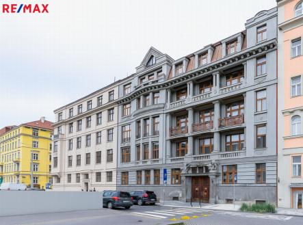 nad-stolou-00-2.png | Prodej bytu, 4+1, 217 m²