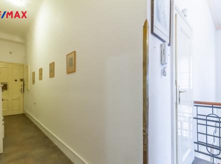 nad-stolou-05.jpg | Prodej bytu, 4+1, 217 m²