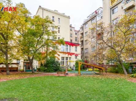 nad-stolou-33-1.jpg | Prodej bytu, 4+1, 217 m²