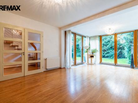 chatgpt-image-apr-24-2026-at-11-45-49-am.png | Prodej bytu, 5+1, 306 m²