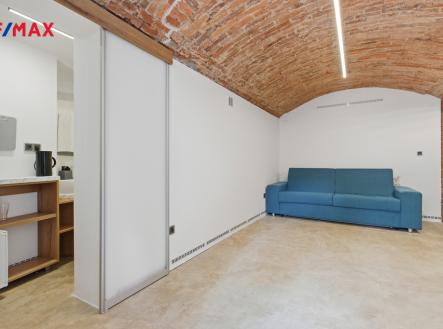 216a2170.jpg | Pronájem - skladovací prostor, 17 m²