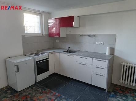 obrazek-whatsapp-2025-11-08-v-08.40.39-5bc1a660.jpg | Pronájem bytu, 1+kk, 36 m²