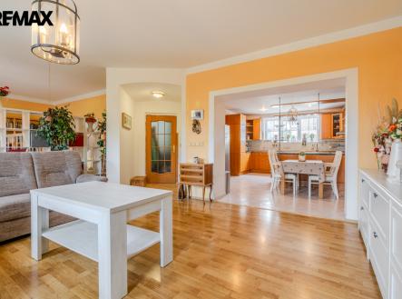 kostelec-foto-final-4.jpg | Prodej - nájemní dům, 489 m²