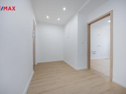 Centrální chodba | Prodej bytu, 2+1, 72 m²