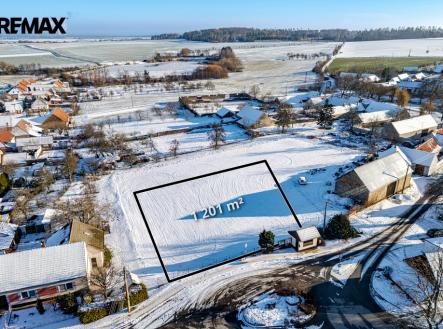 dron-pozemek-2-vyznaceni.jpg | Prodej - pozemek, zemědělská půda, 1 201 m²