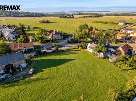 dron-pozemek-1-ai-1-retus.jpg | Prodej - pozemek, zemědělská půda, 1 201 m²