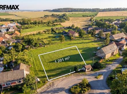 dron-pozemek-2-ai-2-vyznaceni.jpg | Prodej - pozemek, zemědělská půda, 1 201 m²