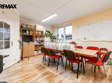 k-vejvodaku-16.jpg | Prodej - kanceláře, 253 m²