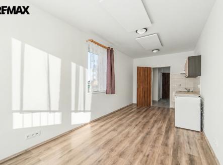 Pronájem bytu, 1+kk, 29 m²
