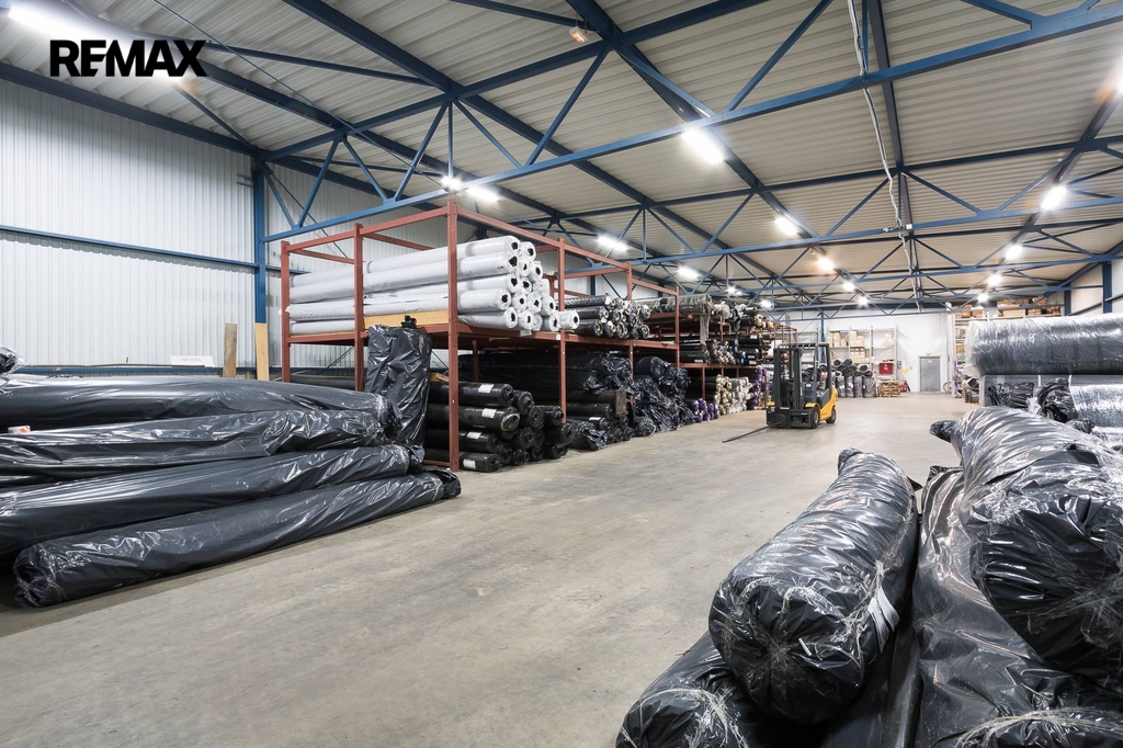 interier skladové haly