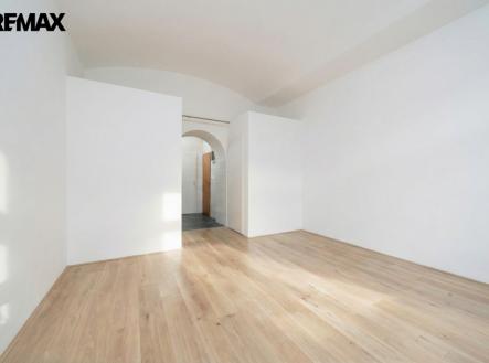 02-borivojova-vpredu.png | Pronájem - obchodní prostor, 42 m²