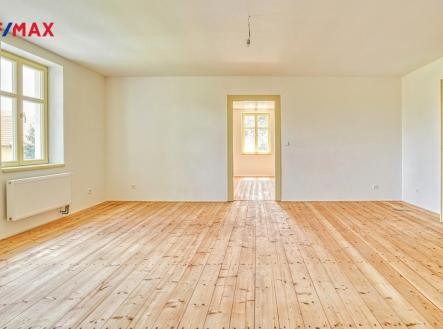 Místnost v 1. patře | Pronájem - kanceláře, 270 m²