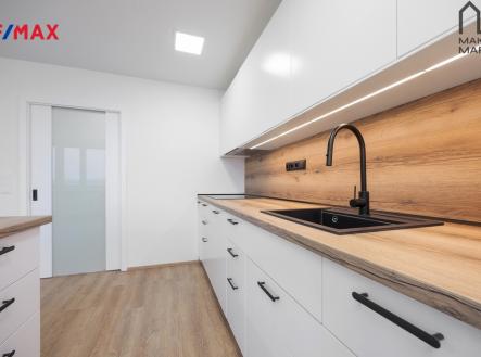 02.jpg | Prodej bytu, 3+kk, 82 m²