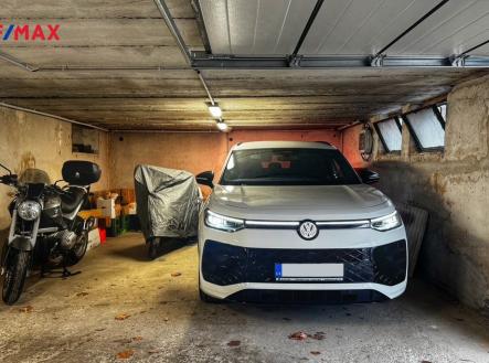 01-zengrova-1.jpg | Pronájem - malý objekt/garáž