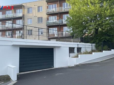 02-zengrova.jpg | Pronájem - malý objekt/garáž