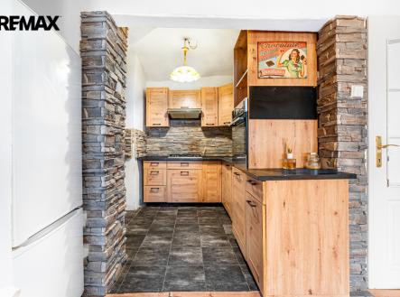 kuchyn-1.3-bila-stena.jpg | Prodej bytu, 2+1, 59 m²