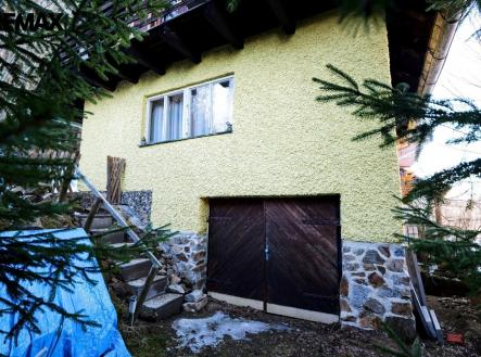 002-vychodni-cast-garaz.jpg | Prodej - chata/rekreační objekt, 86 m²