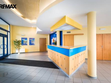 recepce | Pronájem - výrobní prostor, 2 325 m²