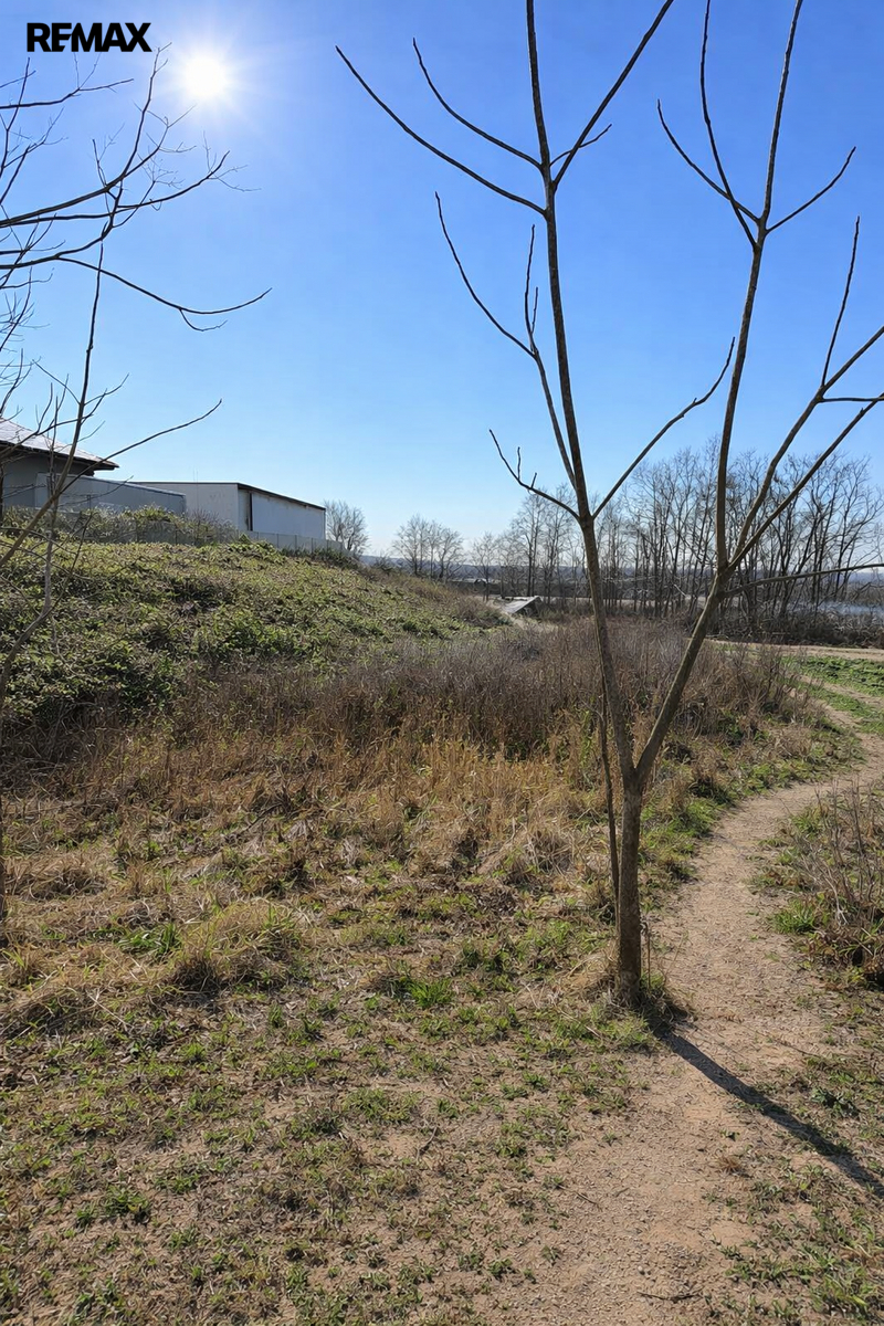 prodej pozemku modřice