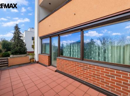 chatgpt-image-5.3.2026-19-14-14.png | Pronájem - dům/vila, 227 m²