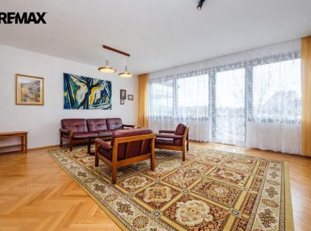 chatgpt-image-5.3.2026-17-30-01.png | Pronájem - dům/vila, 227 m²