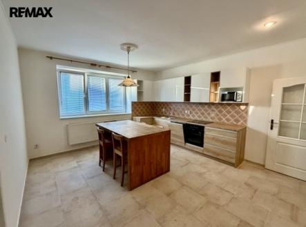 img-0630-ve-stredni-velikosti.jpeg | Pronájem bytu, 2+1, 85 m²