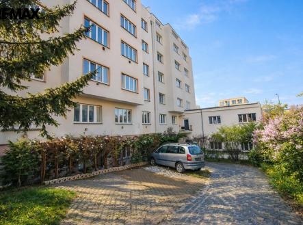 chatgpt-image-26.3.2026-22-56-39.png | Prodej - malý objekt/garáž